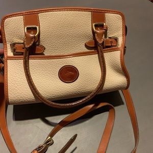 Dooney and Bourke Crossbody. Excellent condition!!